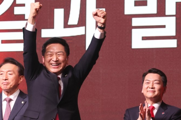 พรรครัฐบาลเลือกคิมกีฮยอน พันธมิตรของยุนเป็นผู้นำคนใหม่